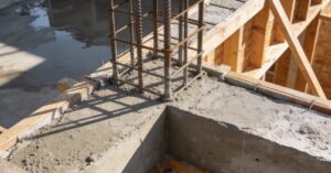 Wieniec stropowy podniesiony: konstrukcja, wymiary i zalety budowy